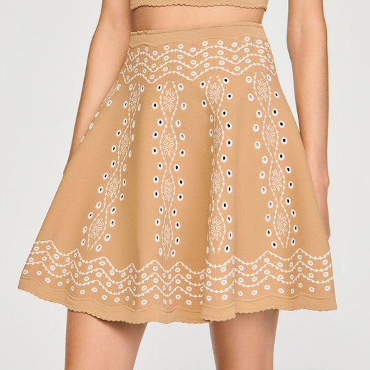 Short skirt with scarf embroidery