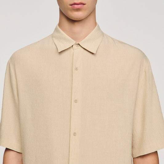 Pleated shirt with shark collar