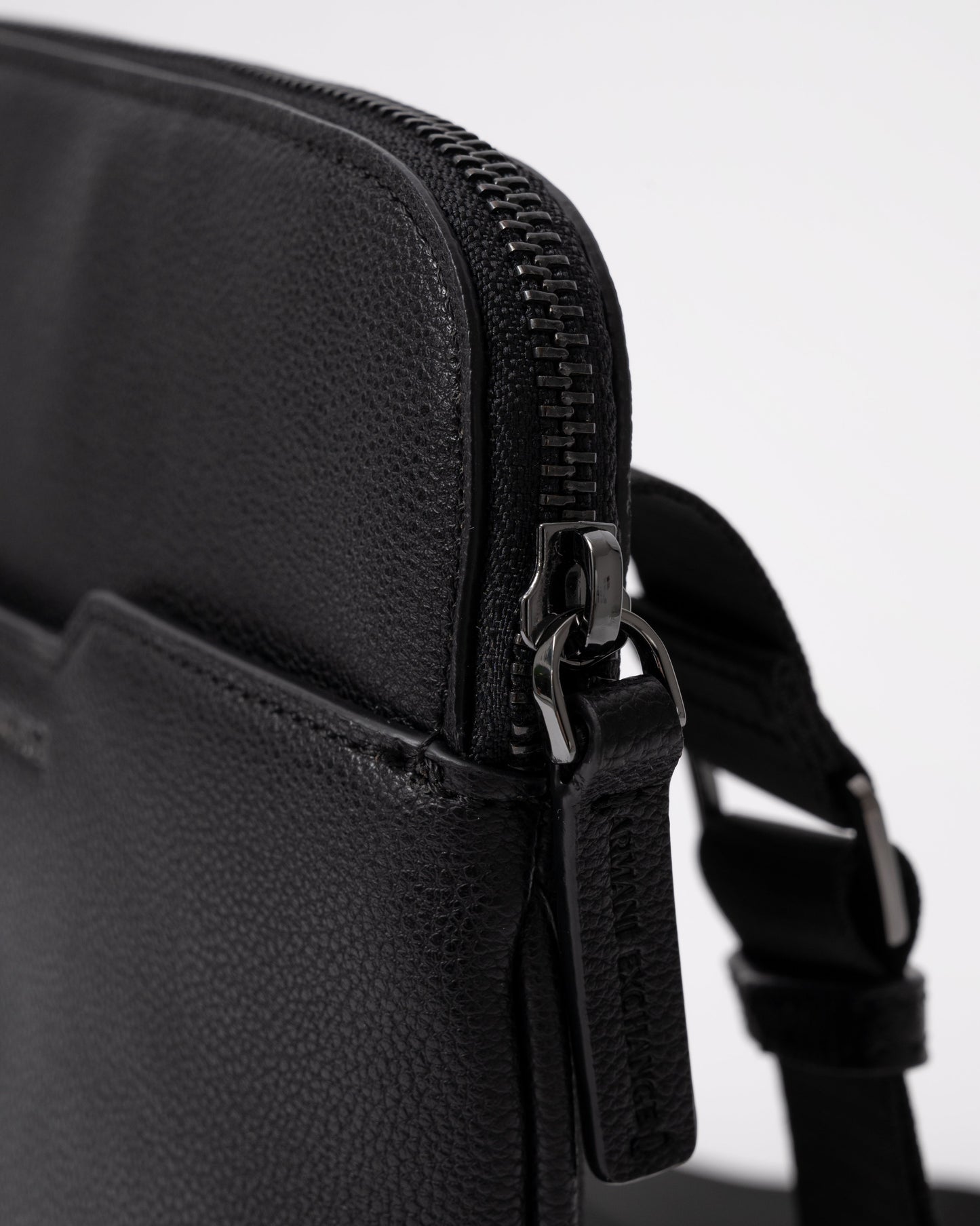 Mens Slim Envelope Messenger Bag - Black UC001