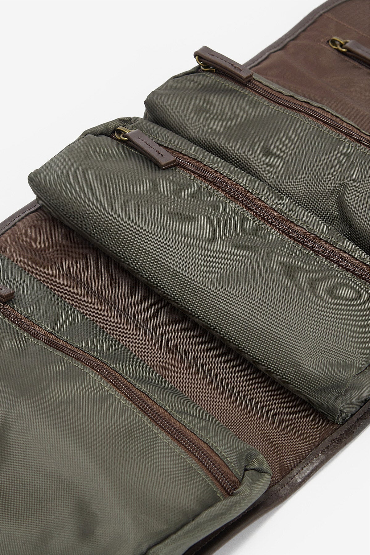 Wax Hanging Washbag