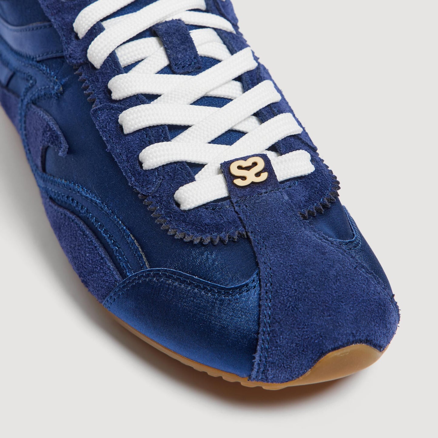Mixed material Light Wave trainers