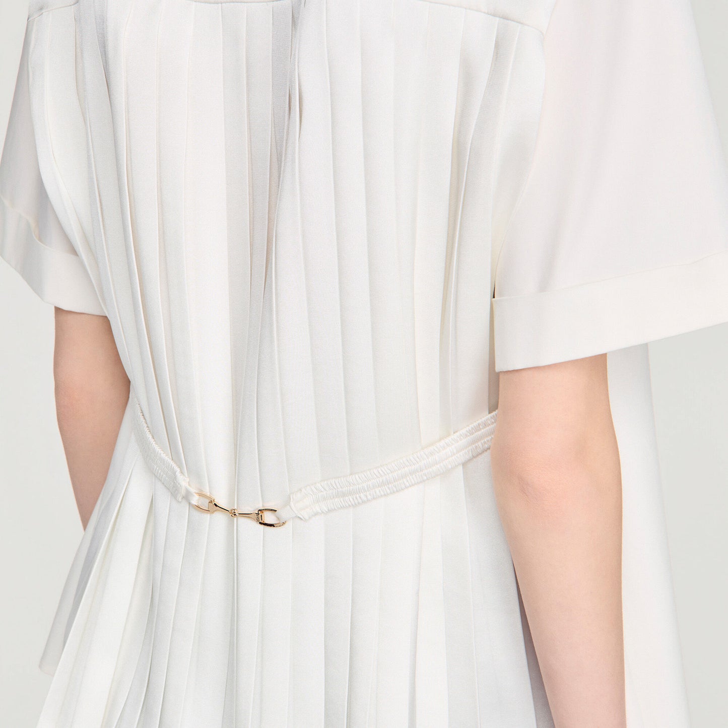 Pleated back shirt