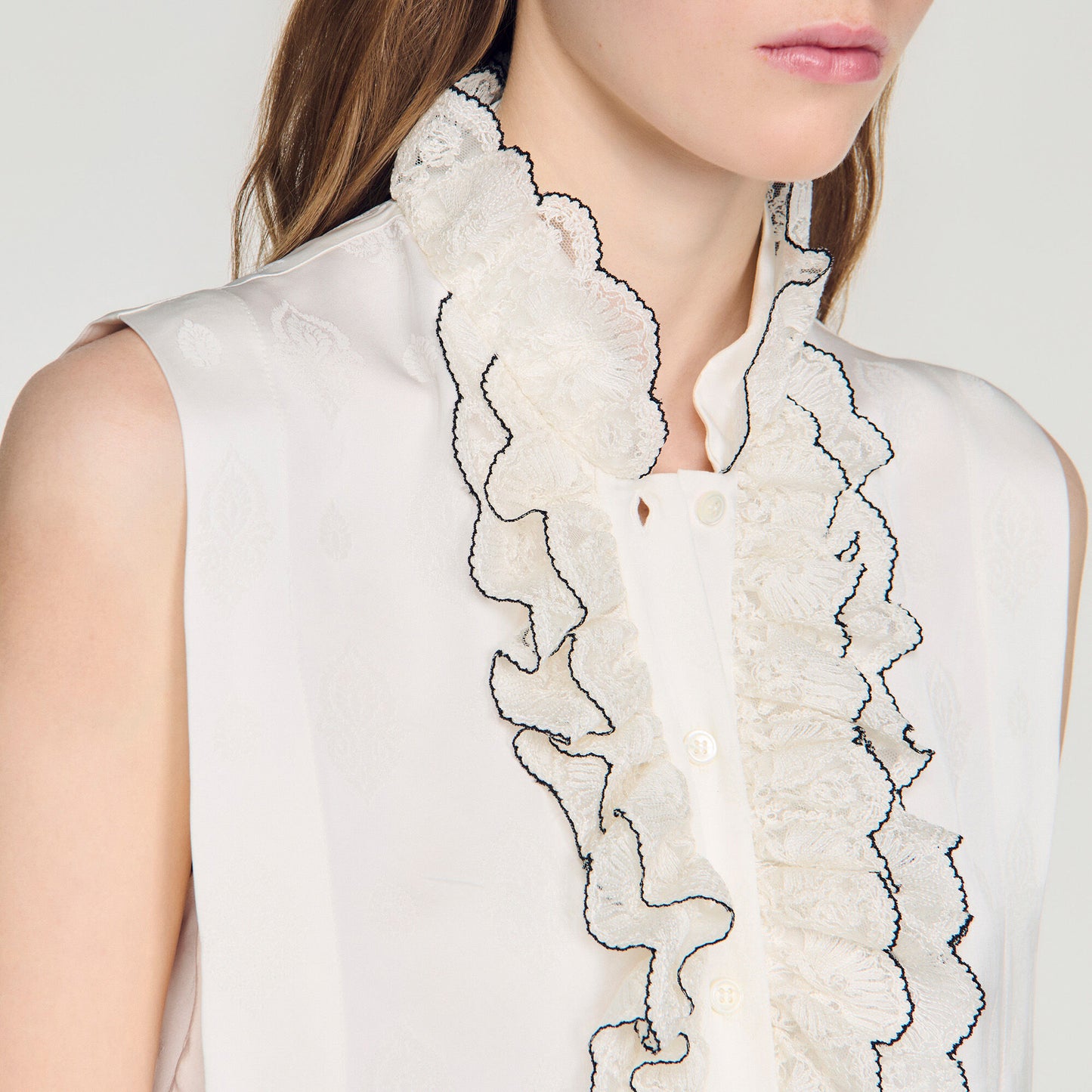 Ruffled collar shirt