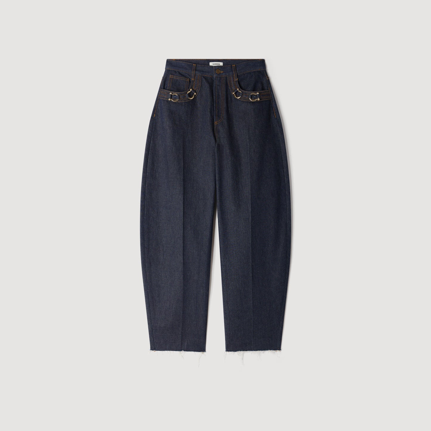 Barrel jeans with metal details