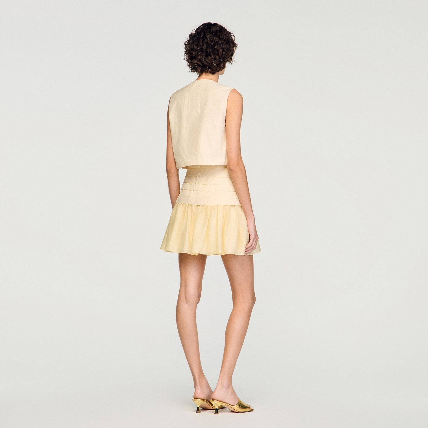 Short pleated skirt