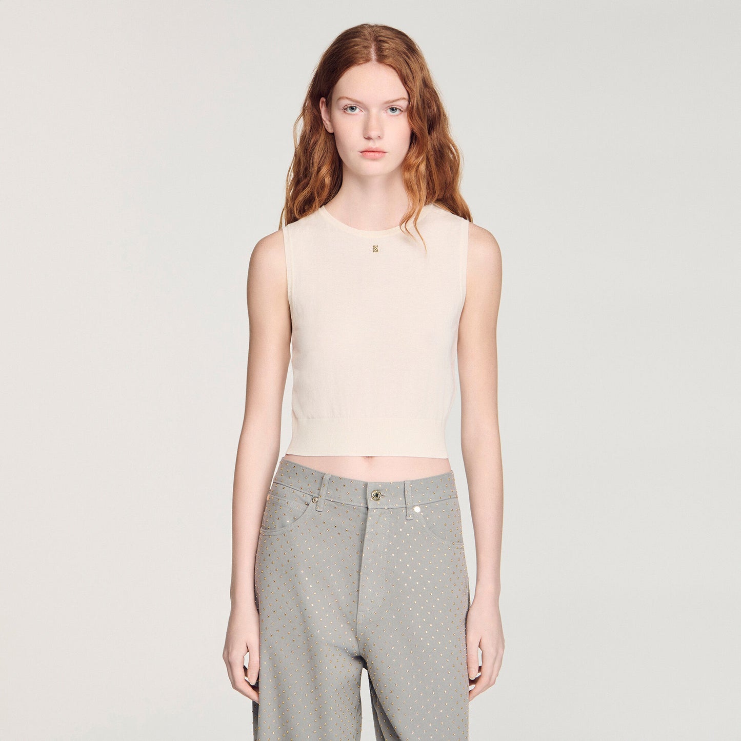 Sleeveless short knit jumper