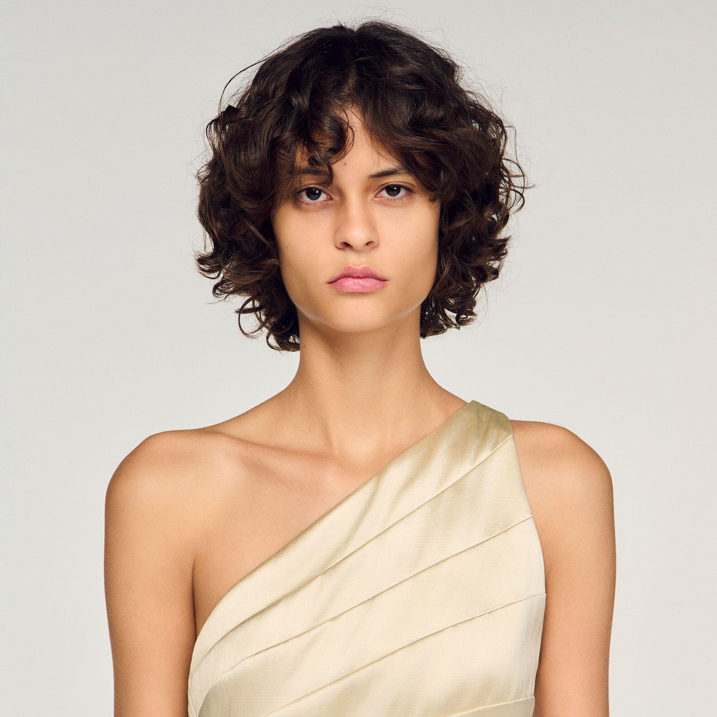 Short cutaway satin-effect dress