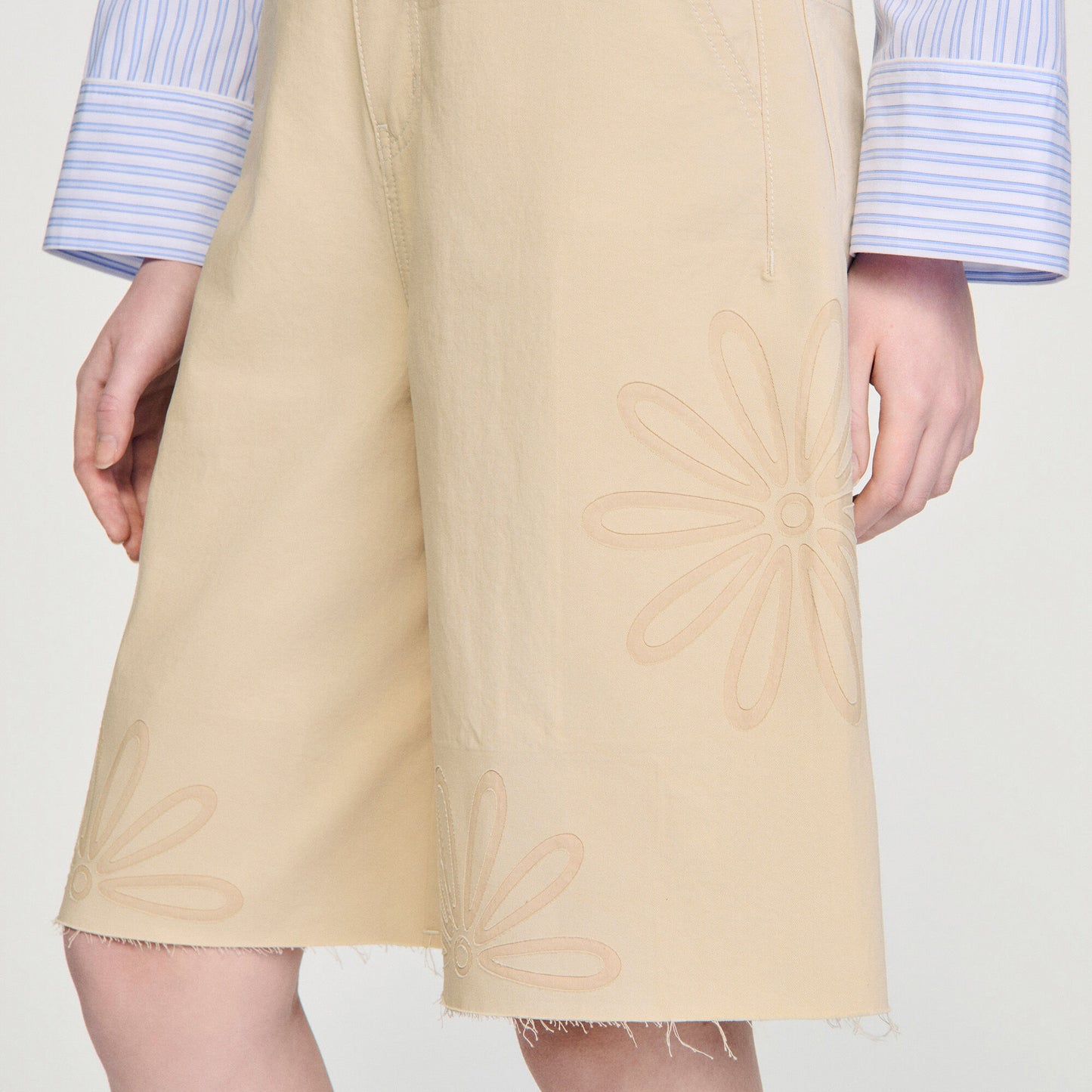 Cotton Bermudas with cutout flowers