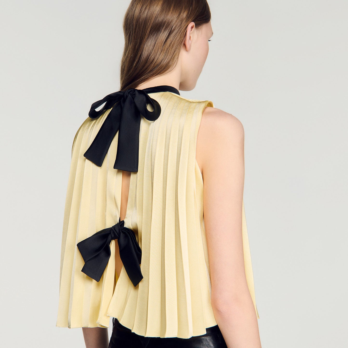Pleated tie-back top