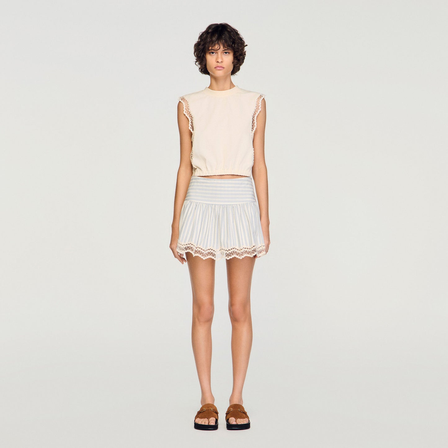 Cropped cotton T-shirt with lace