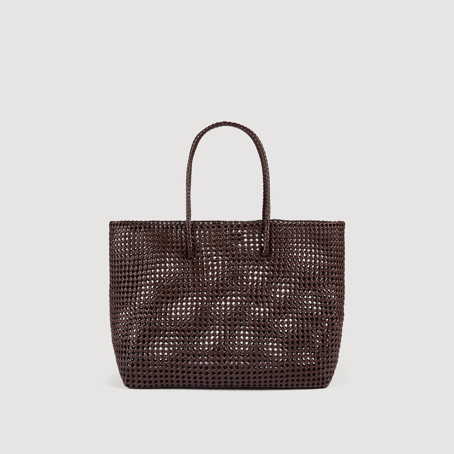 Woven tote bag with patch