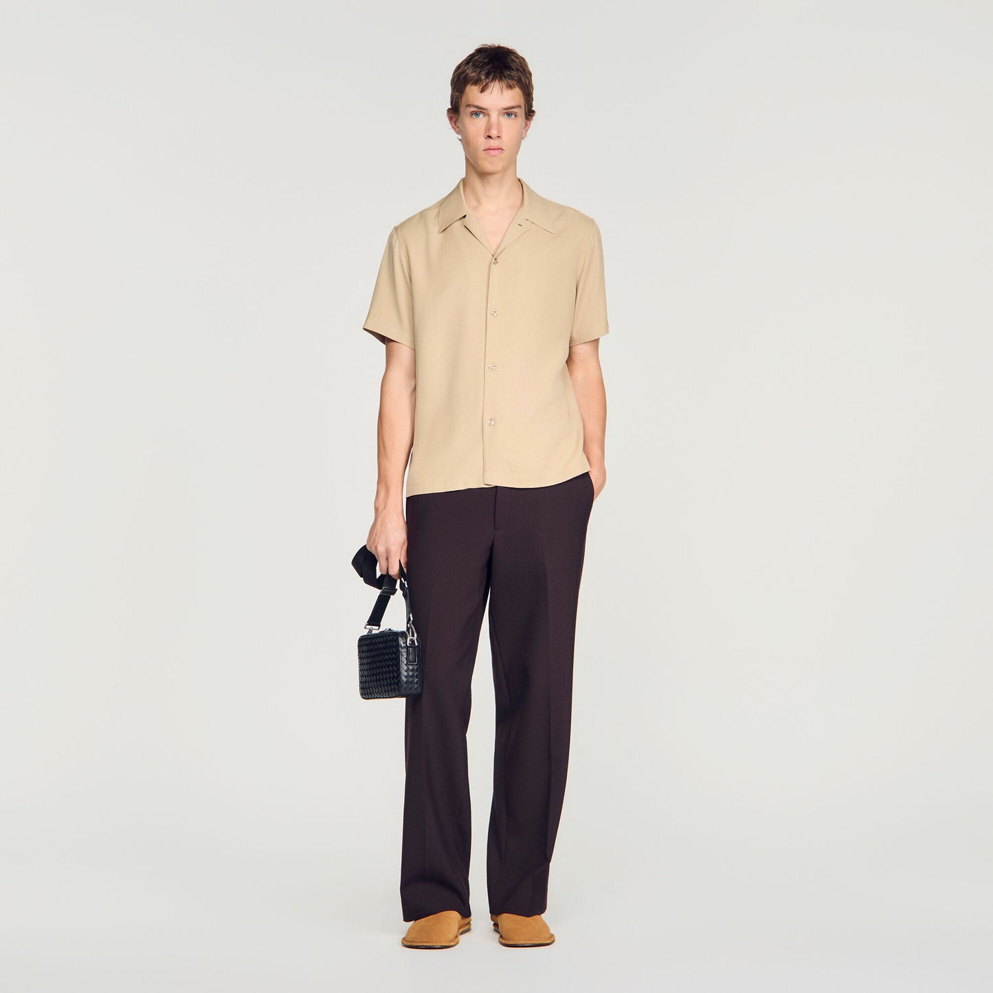 Loose-fit shark collar shirt