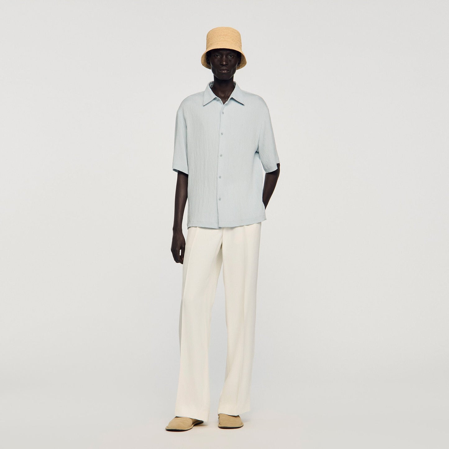 Pleated shirt with shark collar