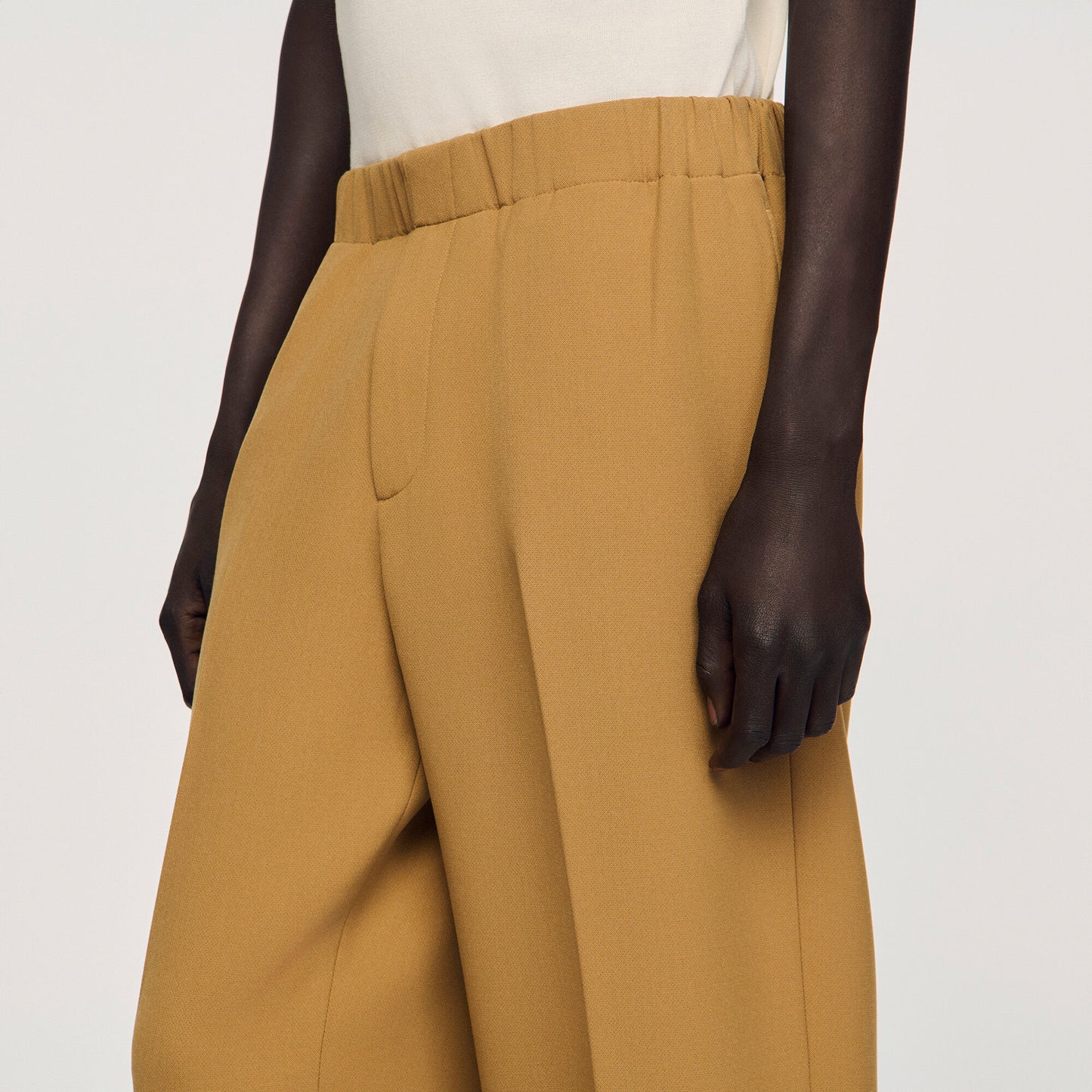 Wide-leg trousers