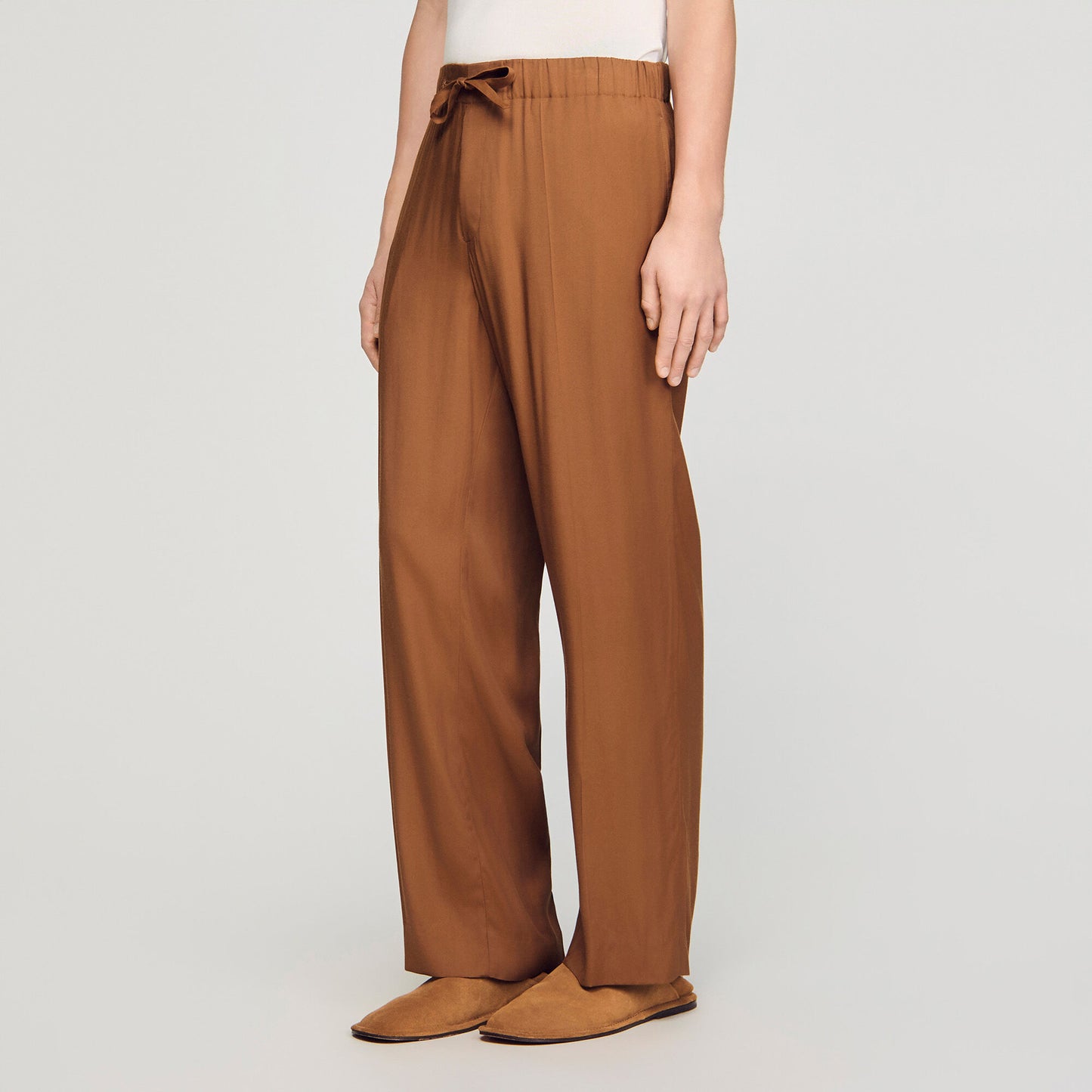 Drawstring flowing trousers