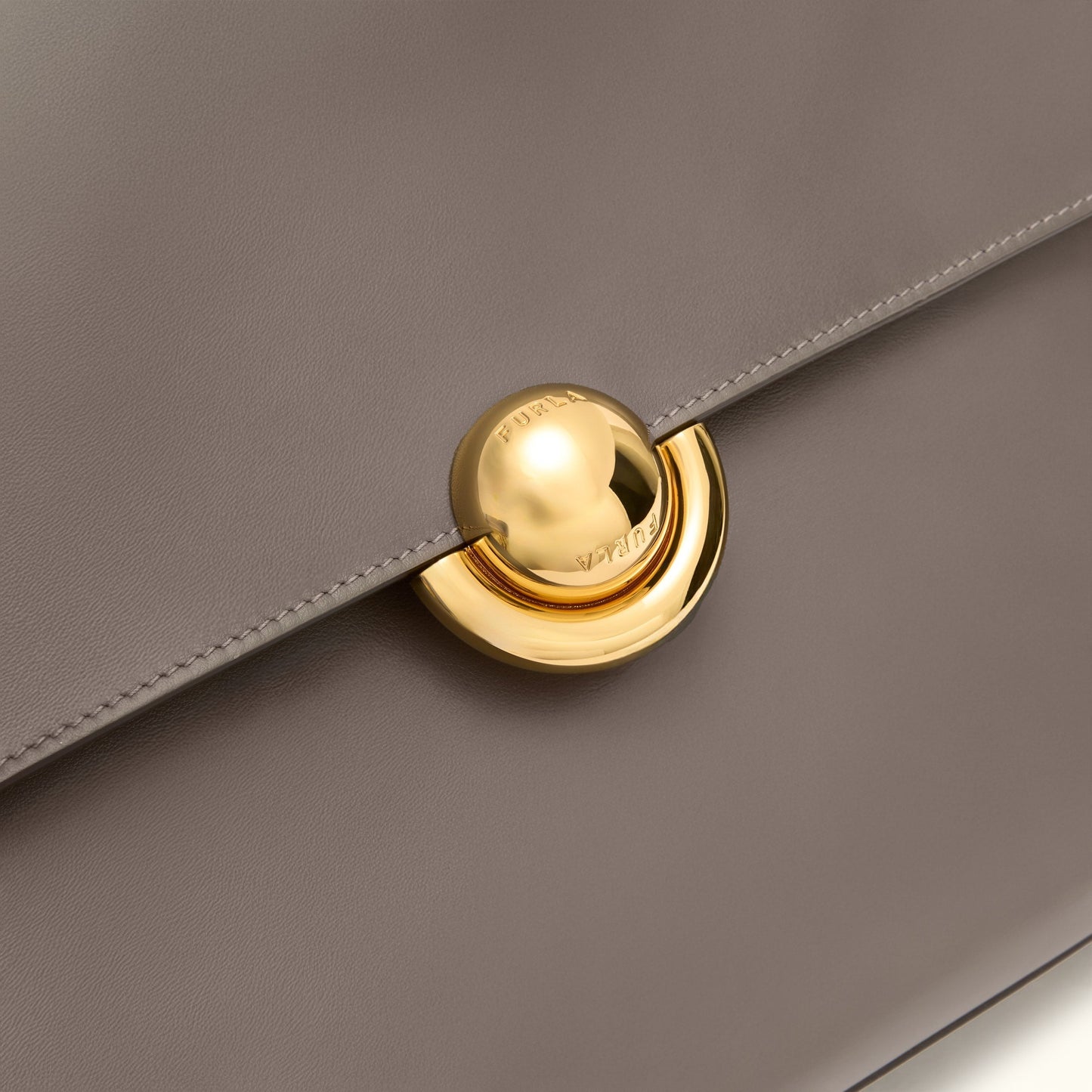 Furla Domus M Shoulder Bag 32